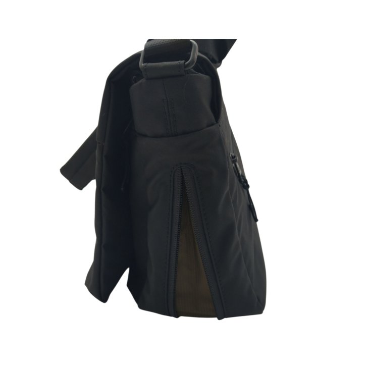 Aunts & Uncles AOKI RE LITE Umhängetasche black